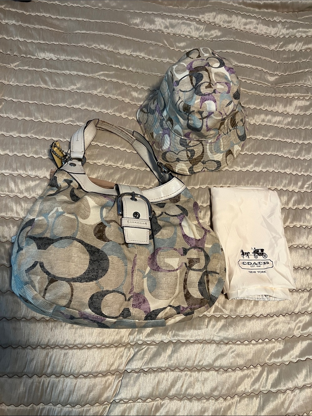 VTG COACH Lynn Soho Multicolor Optic Art Linen Hobo Bag Purse & Bucket Hat
